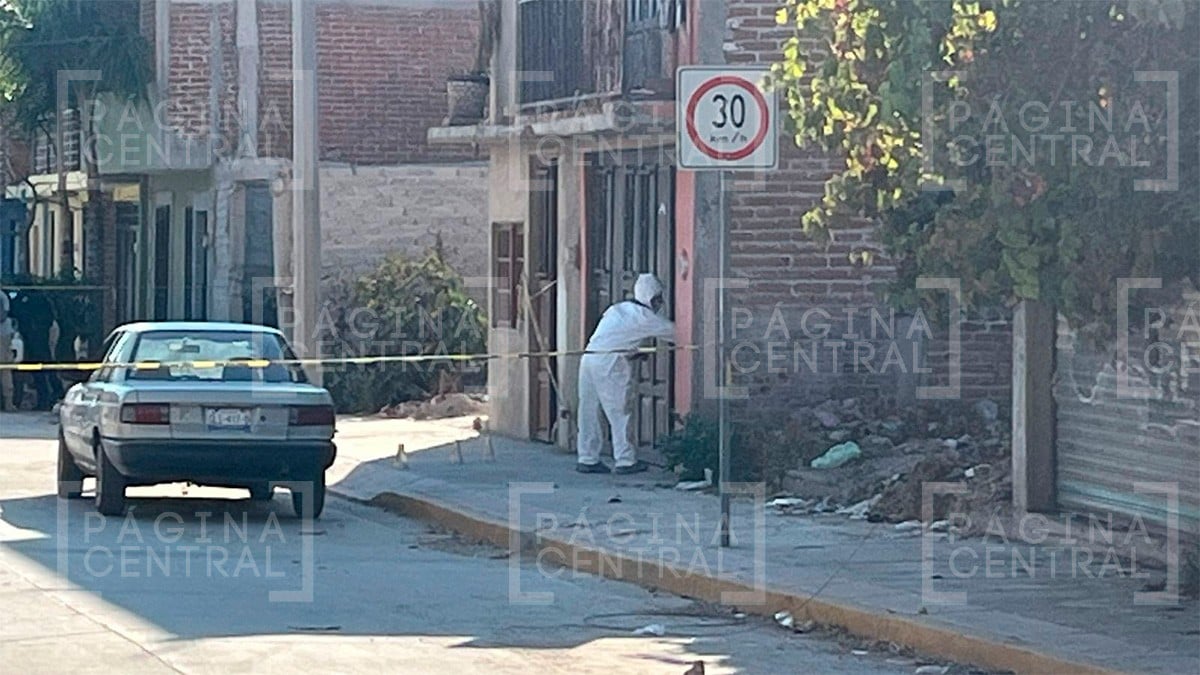 Ejecutan a un hombre a balazos tras abrir la puerta de su casa en El Carmen CTM