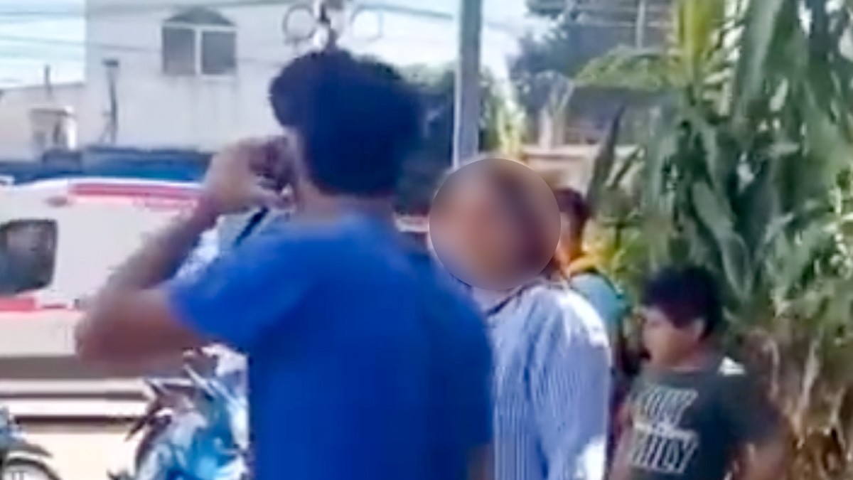 VIDEO Madre regaña a su hijo por chocar en moto y este le suelta un puñetazo en el rostro