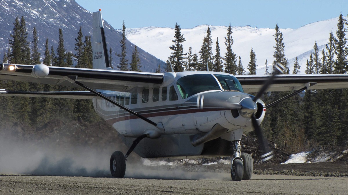 Avión despega con diez personas a bordo pero desaparece sin dejar rastro