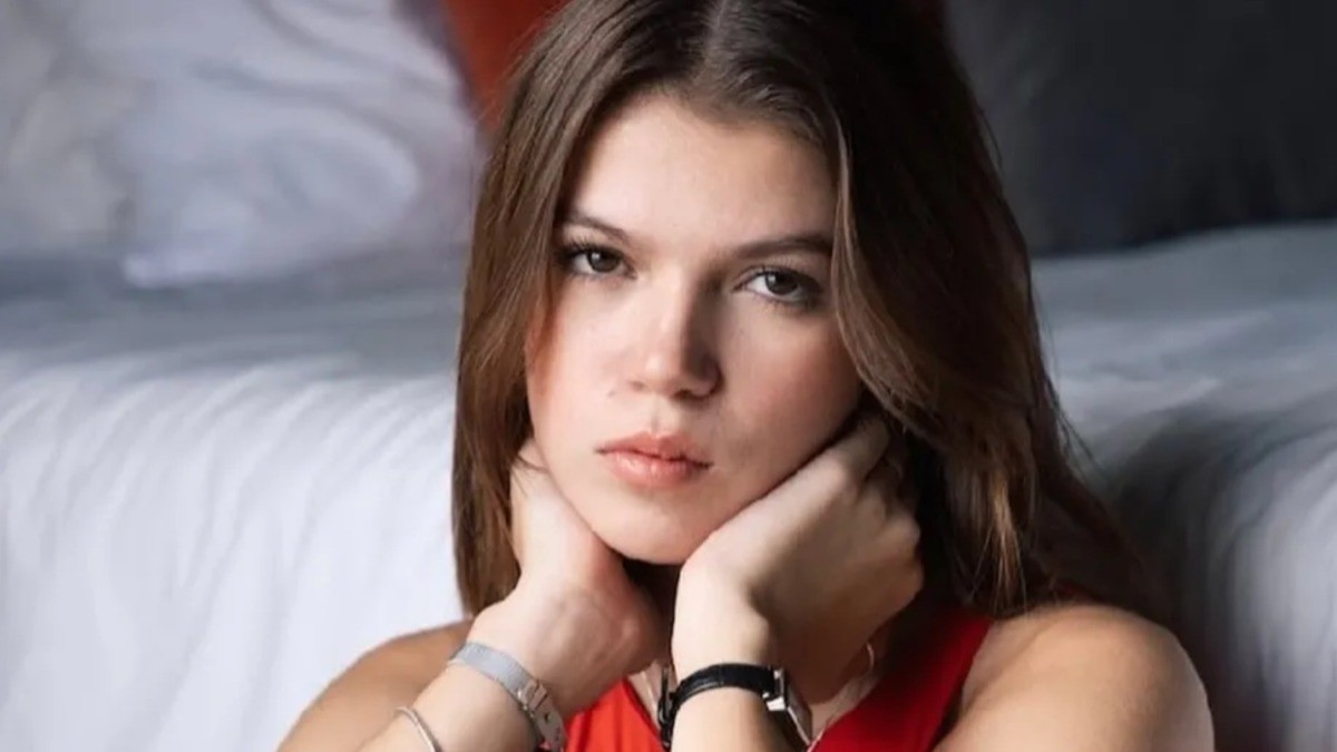 En coma inducido, víctima apuñalada por influencer