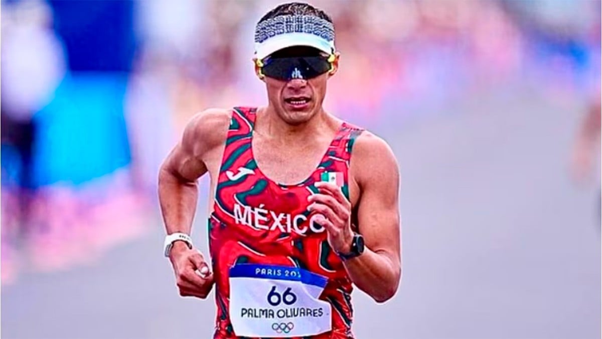 VIDEO ¡Histórico! Mexicano rompe un récord de marcha que duró 37 años