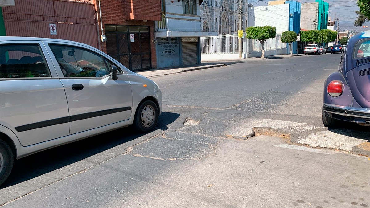 Vecinos de la Obrera piden reparar tope que pone en riesgo a niños y adultos mayores