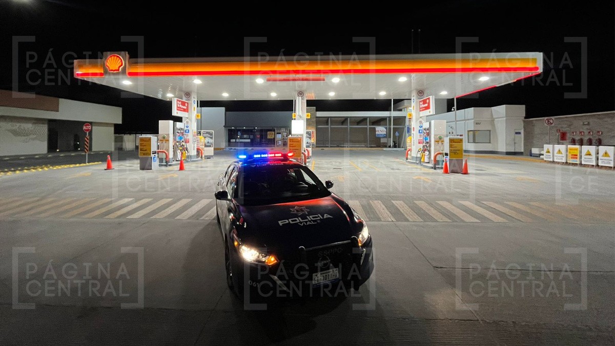 Despachador de gasolina le presta el baño a mujer policía y luego intenta abusar de ella