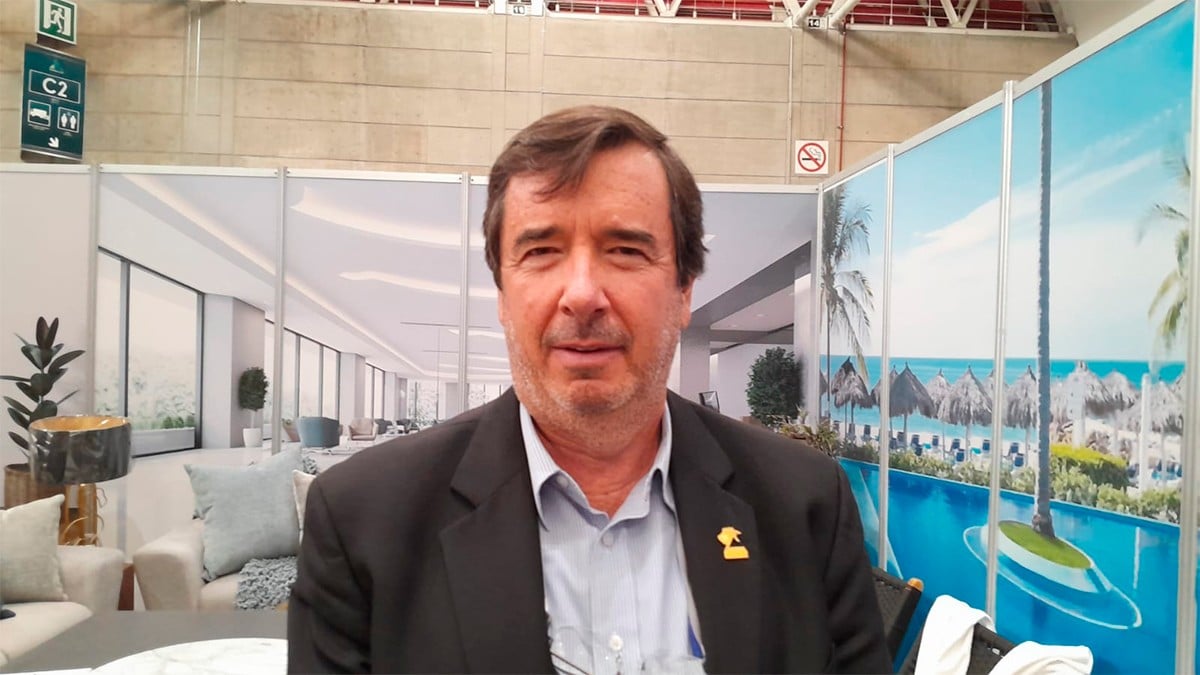 Alejandro Arena buscará impulsar la economía de León, repite como presidente de Canaco