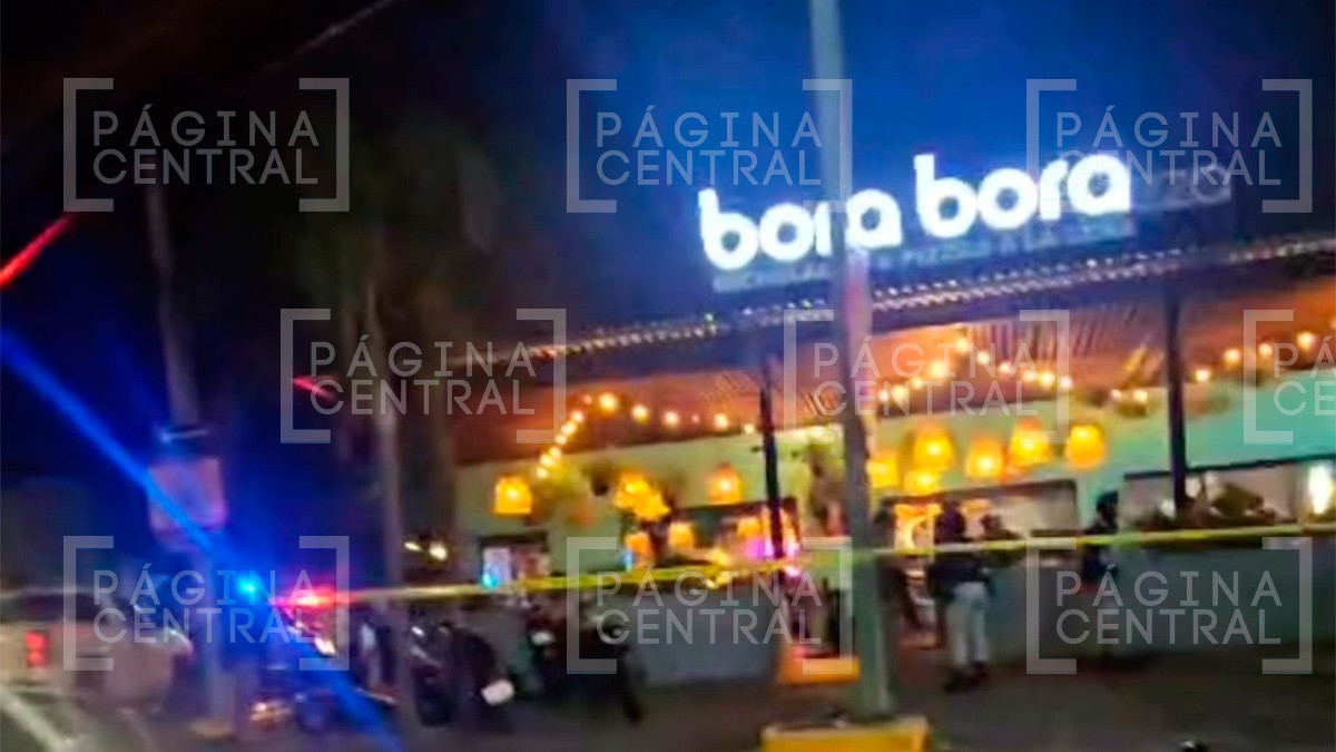 Sujetos armados irrumpen en un bar para asesinar a un hombre en el baño