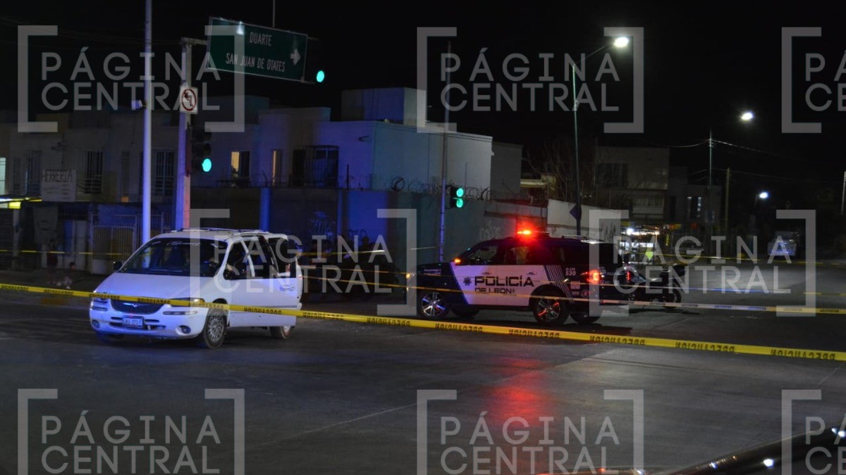 Muere automovilista tras recibir disparos e impactarse contra otro auto en León