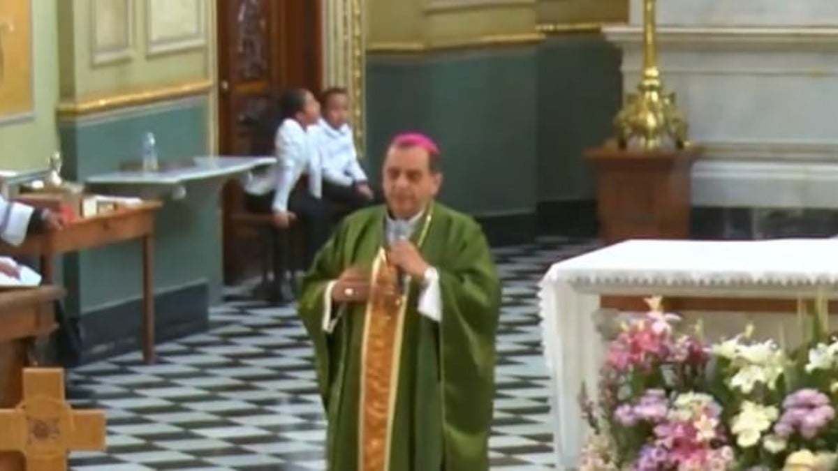 Arzobispo de León llama a no confiar en el hombre, y explica qué es lo ideal