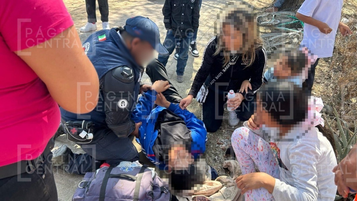 Tres menores iban en una moto ‘a todo lo que da’, pierden el control y caen en terracería