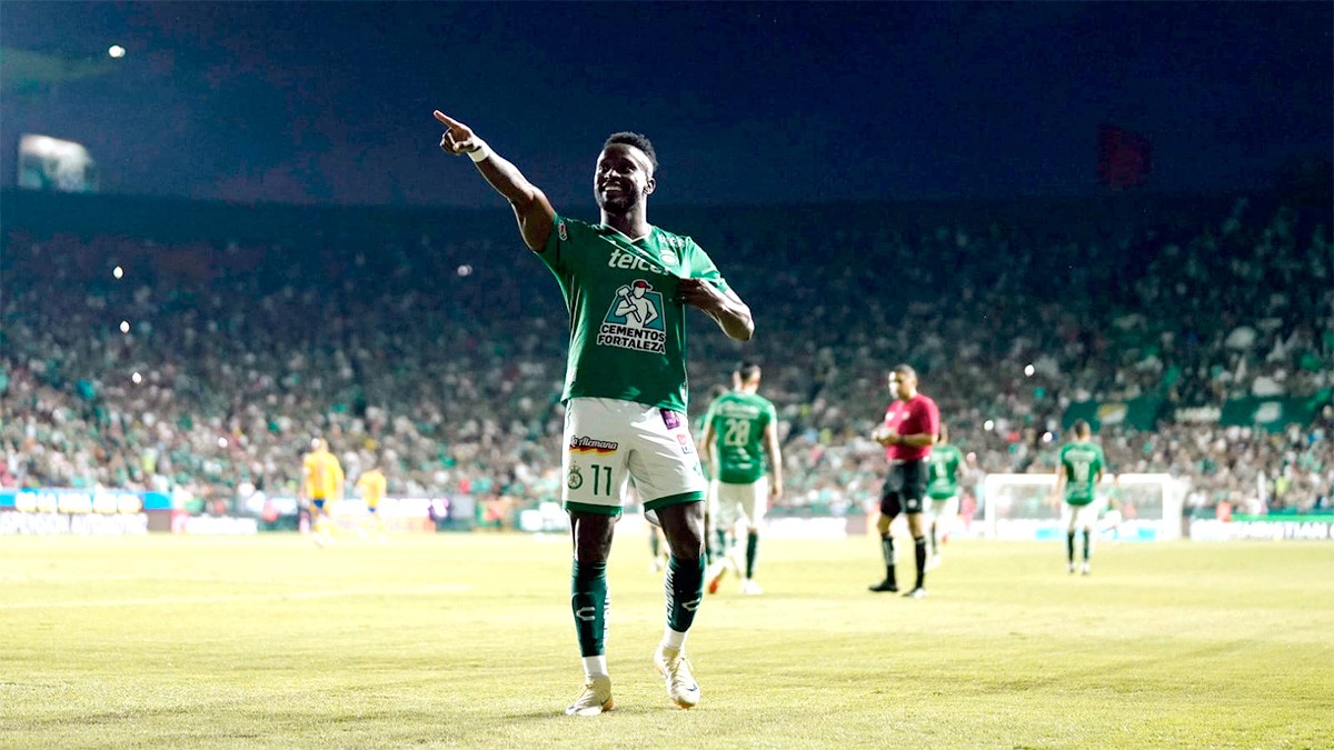 ¡Invencible! León derrota a Tigres y alarga invicto a nueve juegos