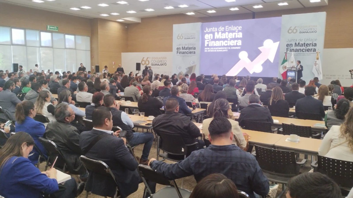 Presentan proyecciones financieras para 2025; ¿habrá endeudamiento estatal?