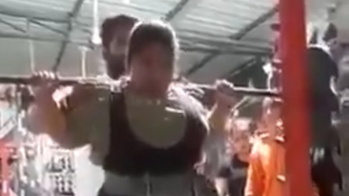 VIDEO Joven campeona de levantamiento de pesas muere al intentar cargar 270 kilos