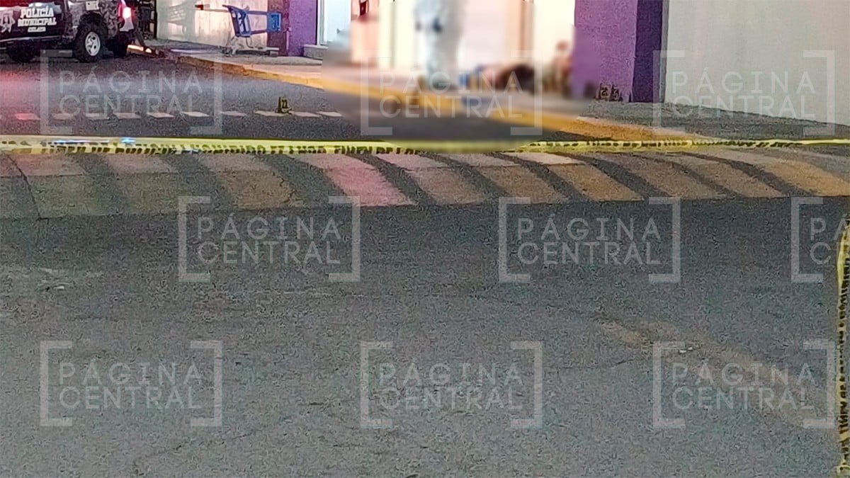 Pareja vendería cosas de bebés en la plaza, los balean y quedan encimados junto a 'vendimia'