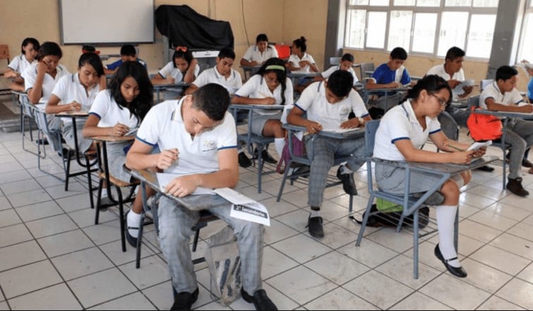 ¡Hay becas para secundaria! Aquí te decimos cómo y cuándo pedirla