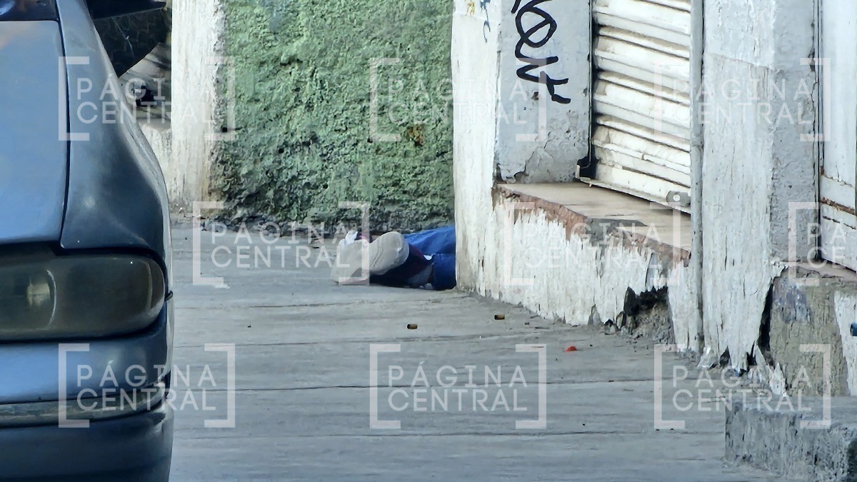 ¡Ataque! Matan a mujer a balazos en la Palomares, sus familiares llegaron a reconocerla