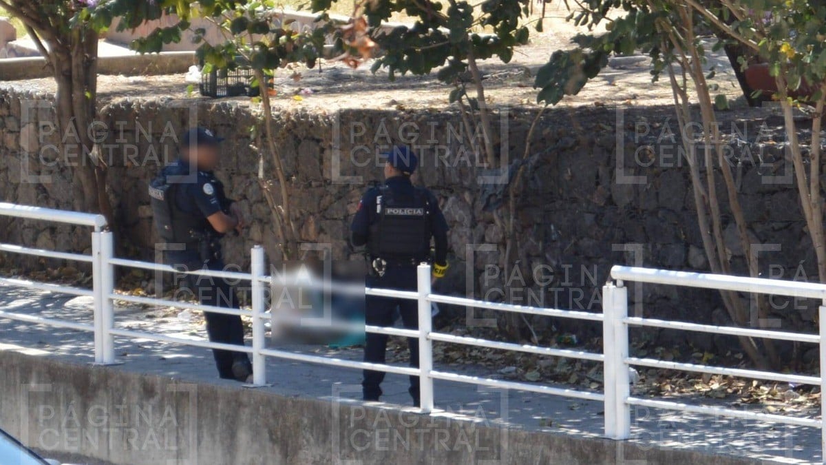 ¡Temor entre vecinos! Hallan un cuerpo encobijado en Lomas de la Trinidad