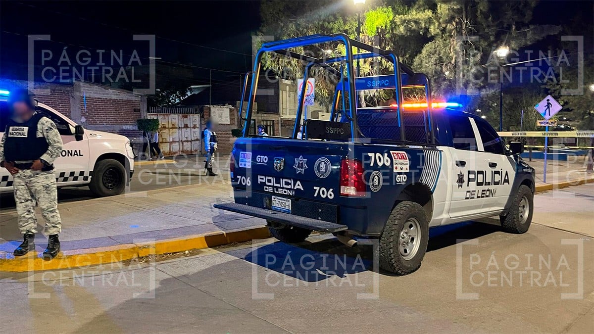 Lo balean mientras iba en moto, derrapa, pero huye corriendo hasta su casa y pide ayuda