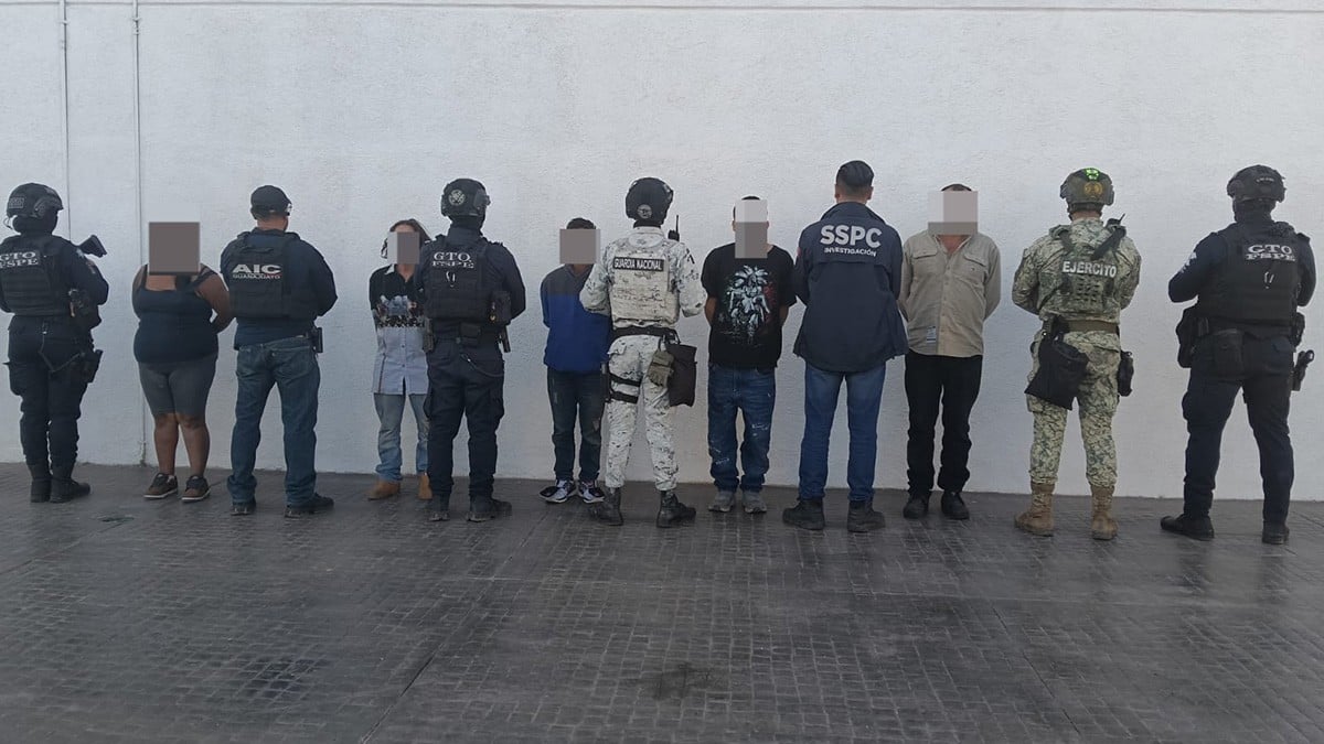 Durante operativo amenazan a policías; detienen a cinco y aseguran armas y droga