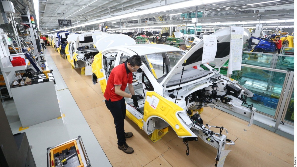 Recortarían 30 % producción de autos por aranceles