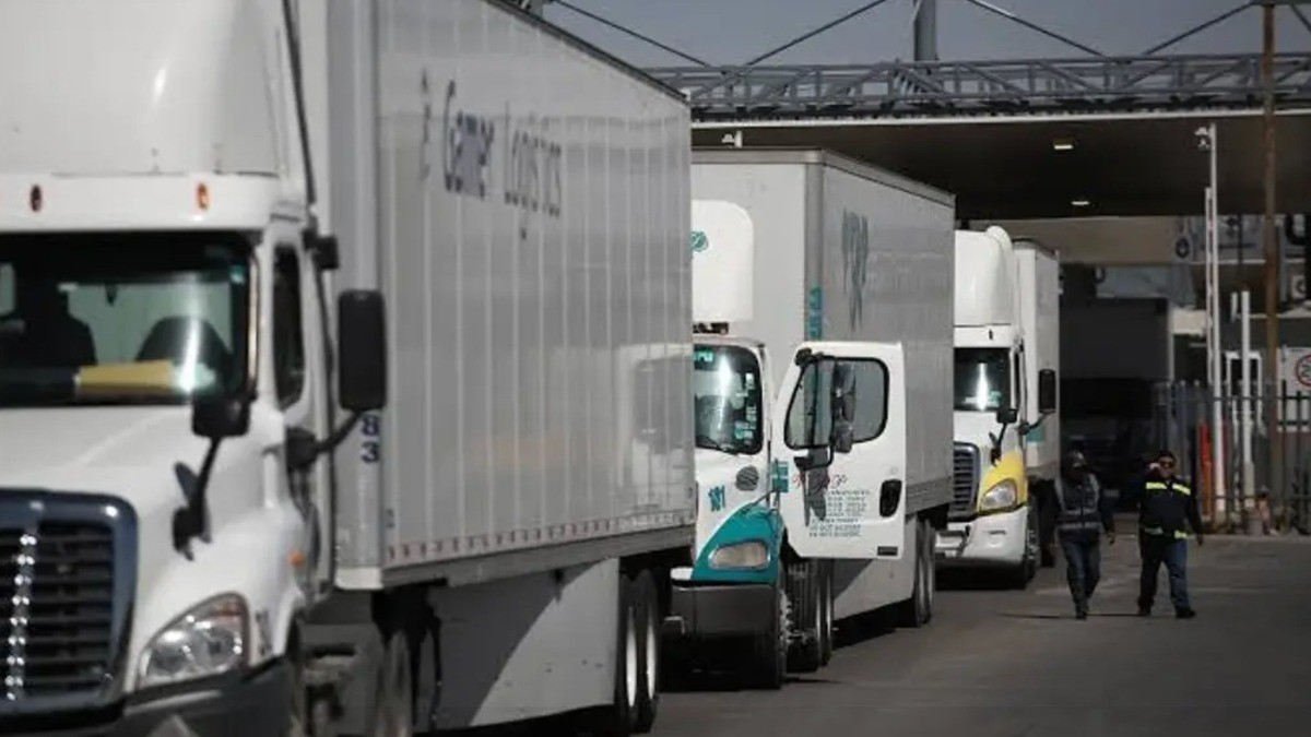 Incertidumbre por aranceles tiene al 20% de camiones varados en la frontera