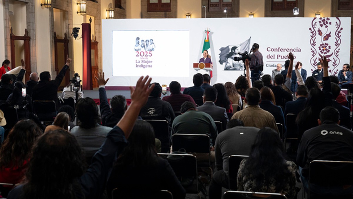 Por llamada con Trump, aplaza Sheinbaum mañanera