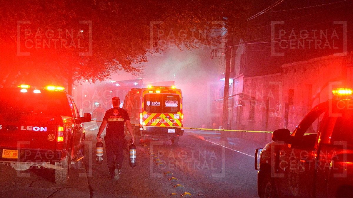 Registran incendio en una casa en 'El Bordo', autoridades cierran el paso en el Malecón