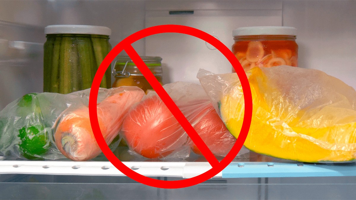 Así afecta a tus alimentos el uso de bolsas de plástico en el refrigerador