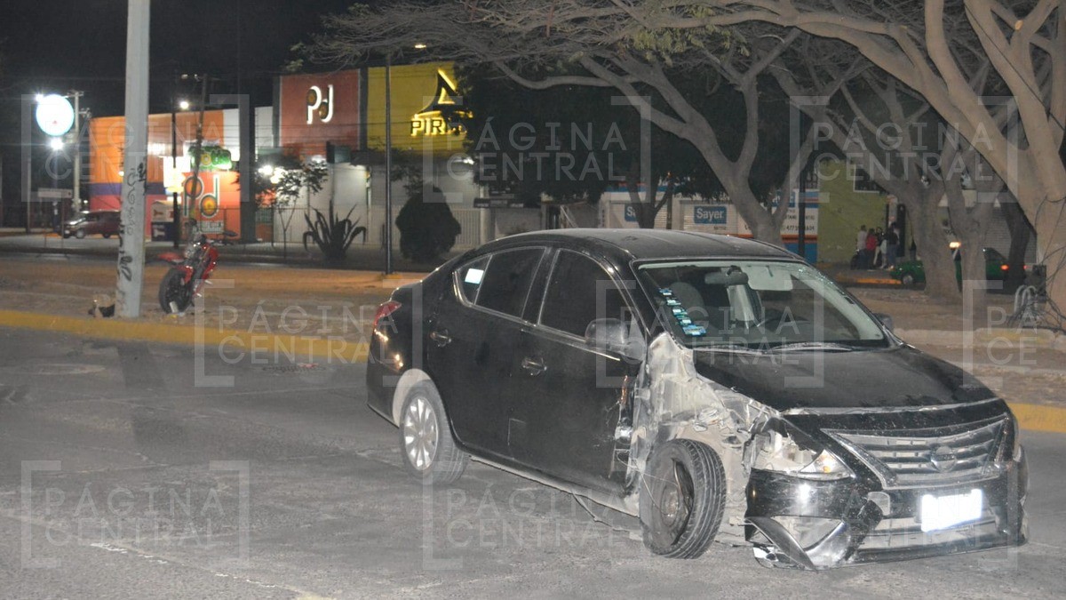 Pierde el control en Las Torres y choca contra una moto y otro auto, hay un herido grave