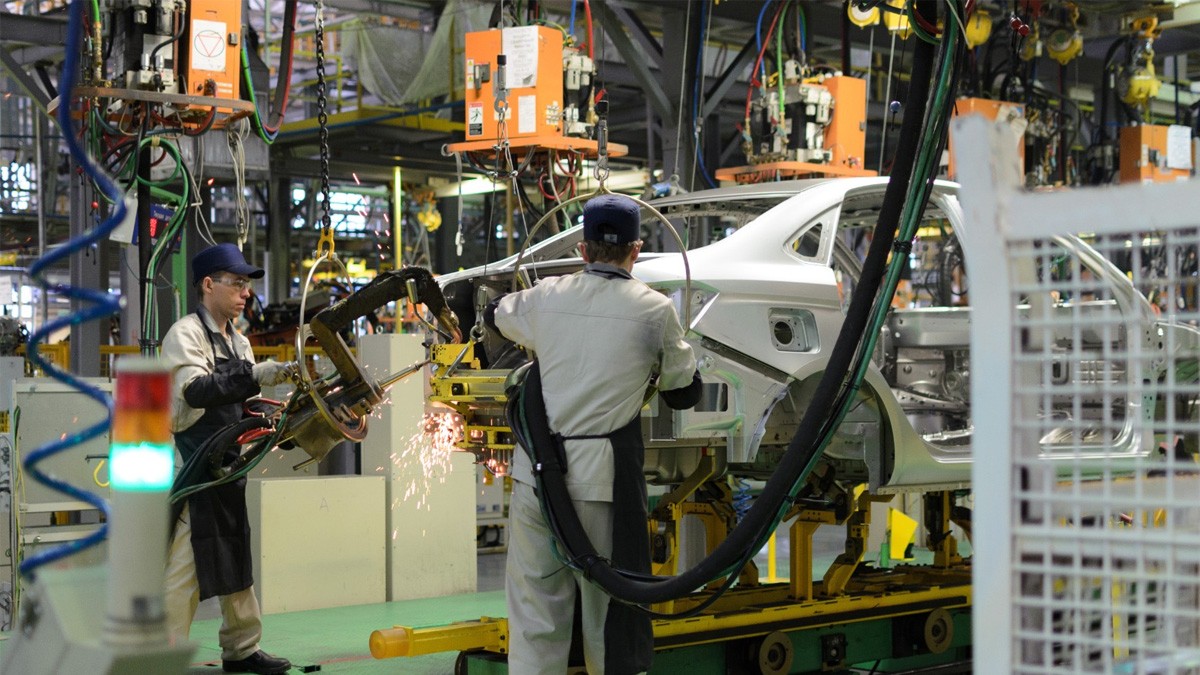 Pelea industria automotriz por librar aranceles