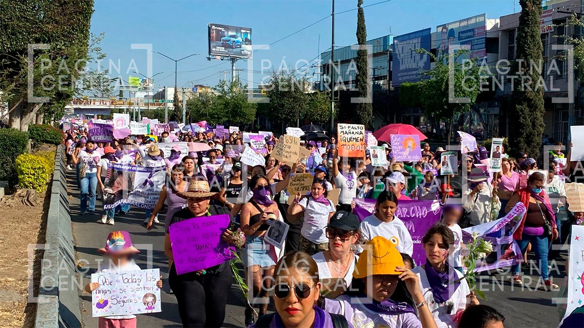 Saldo blanco en la marcha del 8M... pero se retiraron cinco toneladas de vidrio
