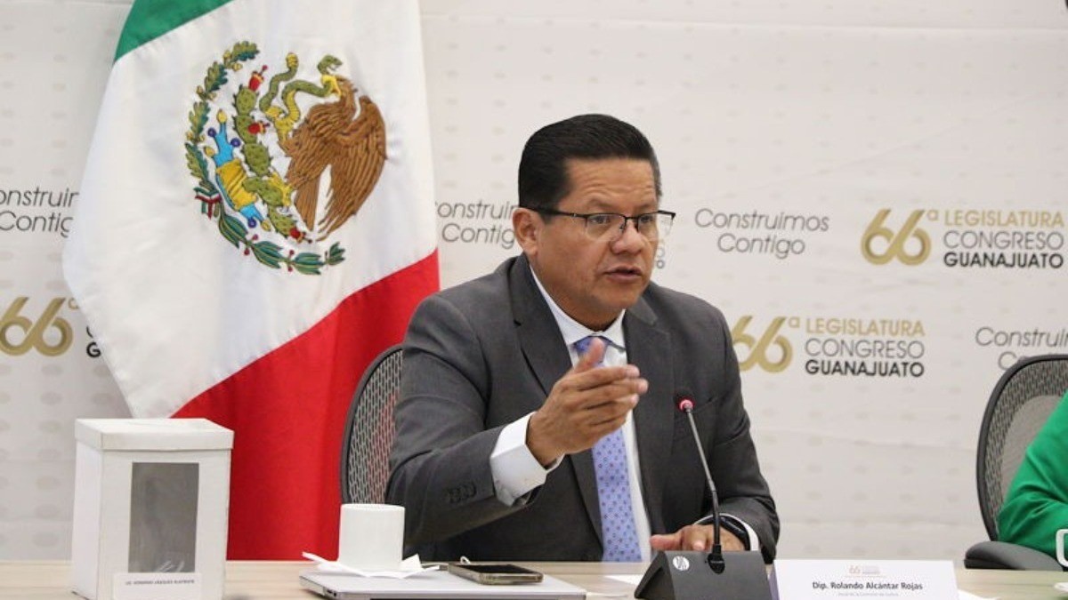 Diputado propone uso obligatorio de cámaras en el transporte público y privado