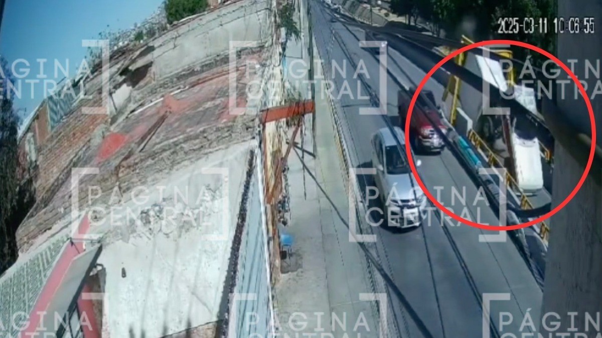 VIDEO Captan momento justo de tremendo choque en portería del Malecón del Río