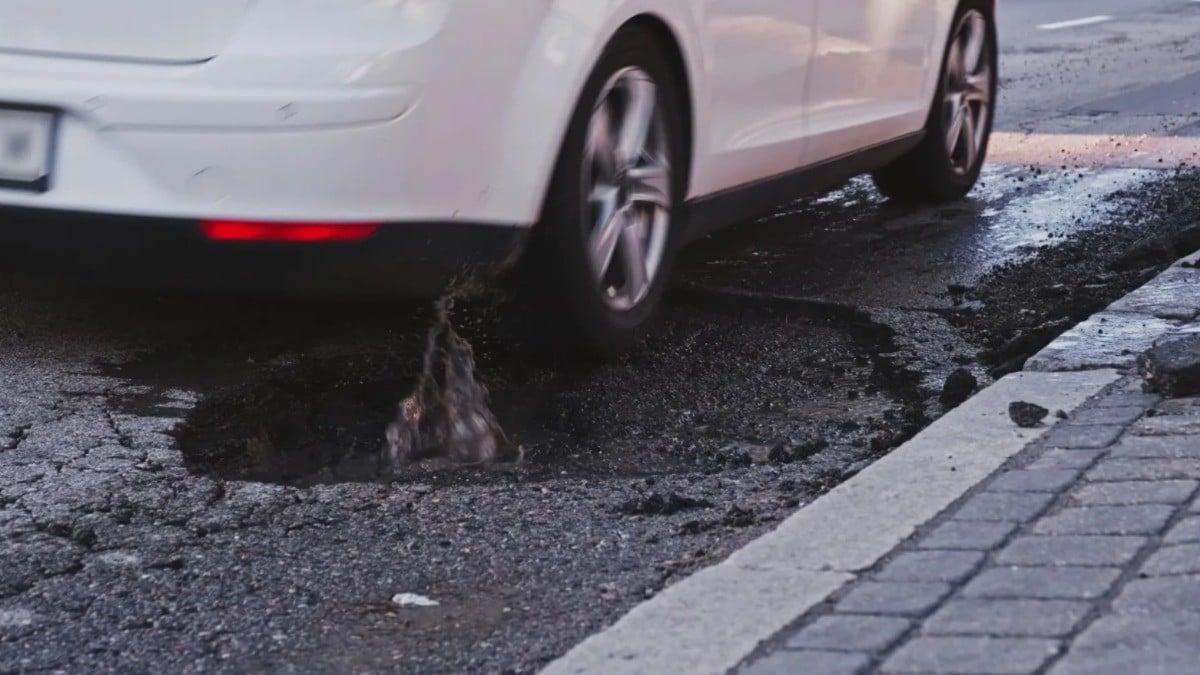 ¿Dañaste tu auto en un bache? León tiene seguro para reparaciones