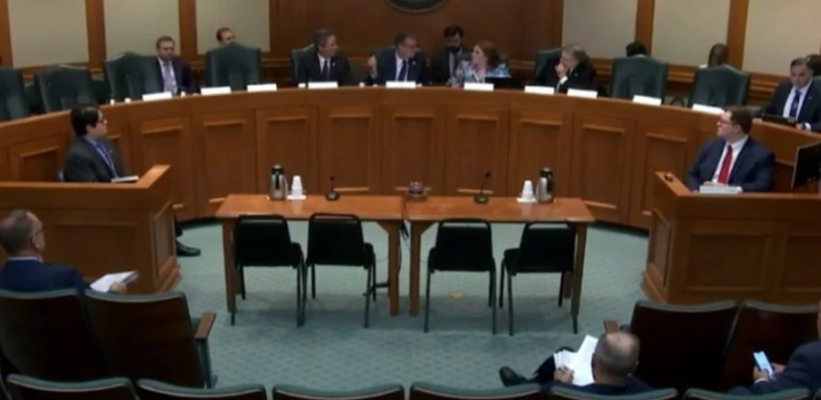 Exigen senadores de Texas presión a México por pago de agua