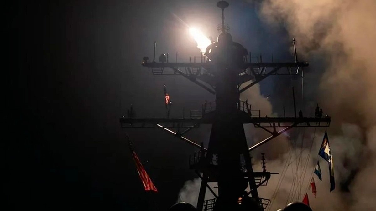 Envía EU destructor con misiles a Golfo de México