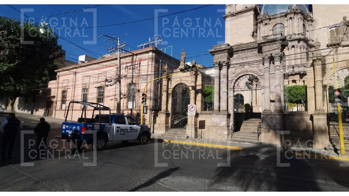 ¡A una cuadra del Santuario! Matan a balazos a 2 hombres en las escalinatas de la Obrera