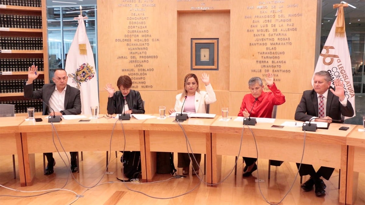 Impulsan diputados la inclusión de mujeres en cargos directivos del sector construcción