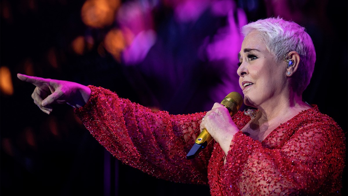 Hospitalizan de emergencia a Lupita D’Alessio y cancelan conciertos, ¿qué le ocurrió?