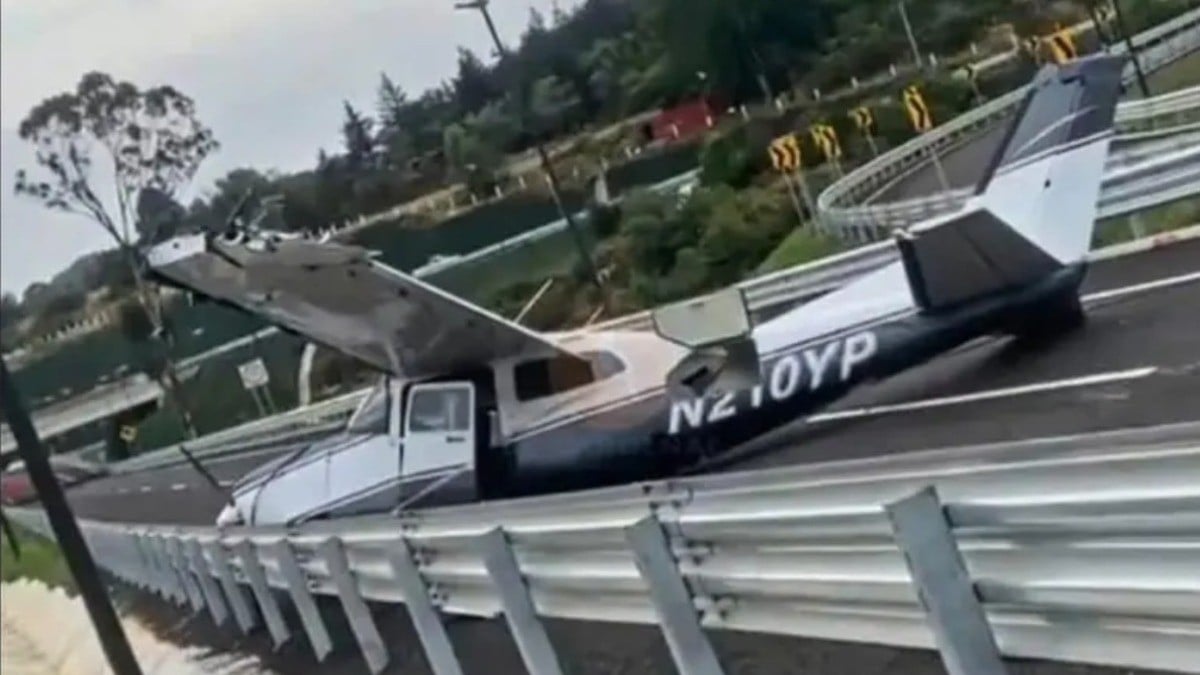 Aeronave hace aterrizaje forzoso en carretera; esto pasó