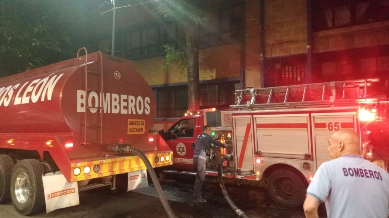 ¿Cuántos miles de litros de agua se necesitan para extinguir incendios?