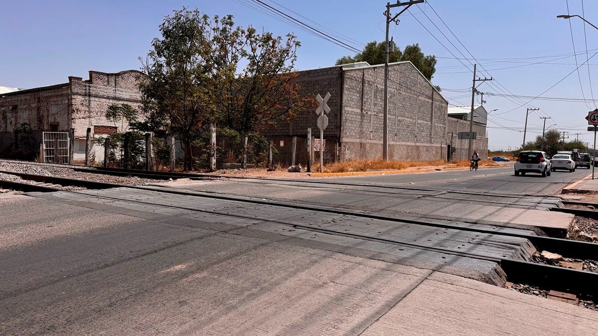 Obras en vías del tren provocarán cierre vial en este punto, conoce las rutas alternas