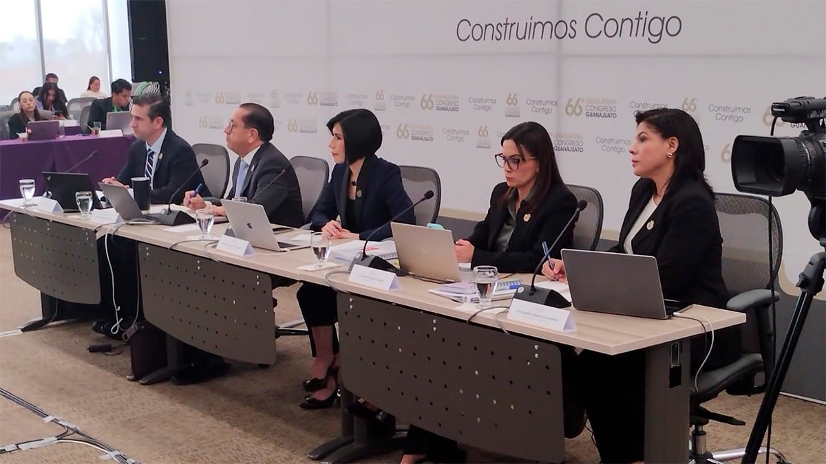 Rosario Corona evita comentar sobre presunta investigación contra de Antonio Navarro