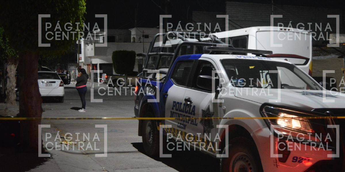 VIDEO ¡Afuera de su casa! Sicarios descargan sus armas contra hombre