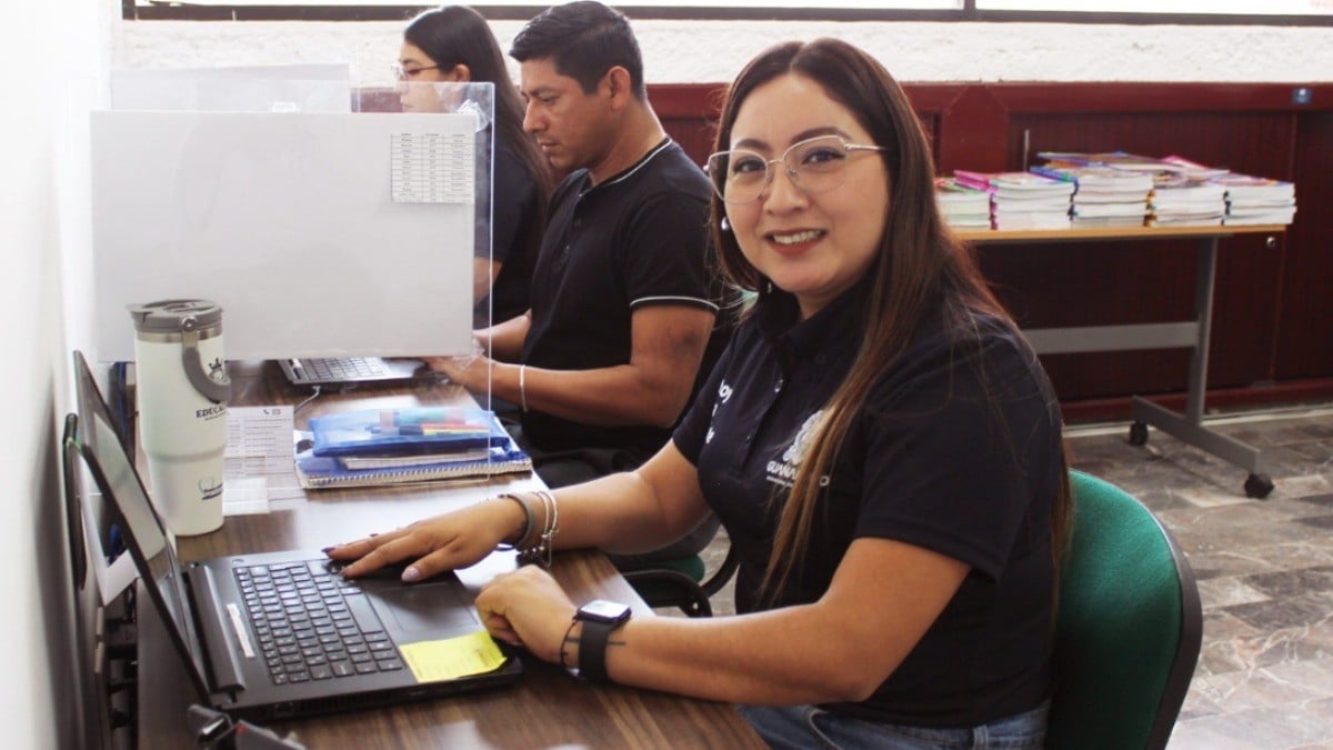 ¿Tienes dudas escolares? Llama a 'Mi profe en línea', ¡él te ayudará!