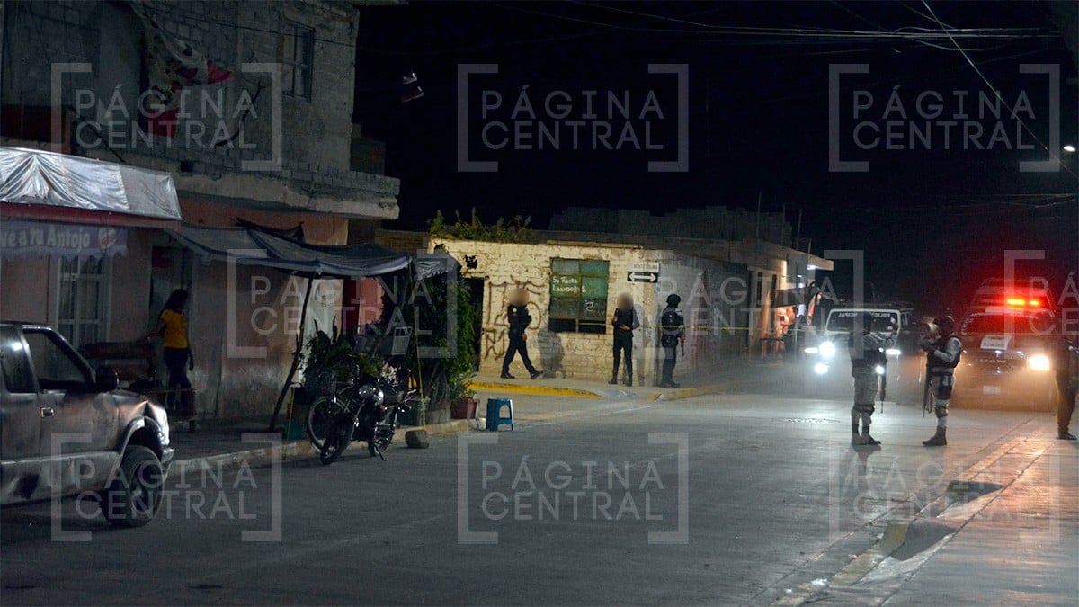 Acribillan a seis miembros de una familia afuera de su casa, entre ellos dos niños