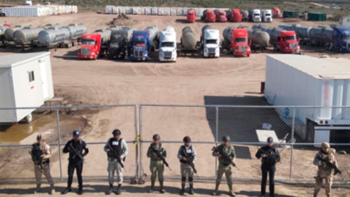 Hallan casi 8 millones de litros de ‘huachicol’ en un terreno de un exsenador de Morena