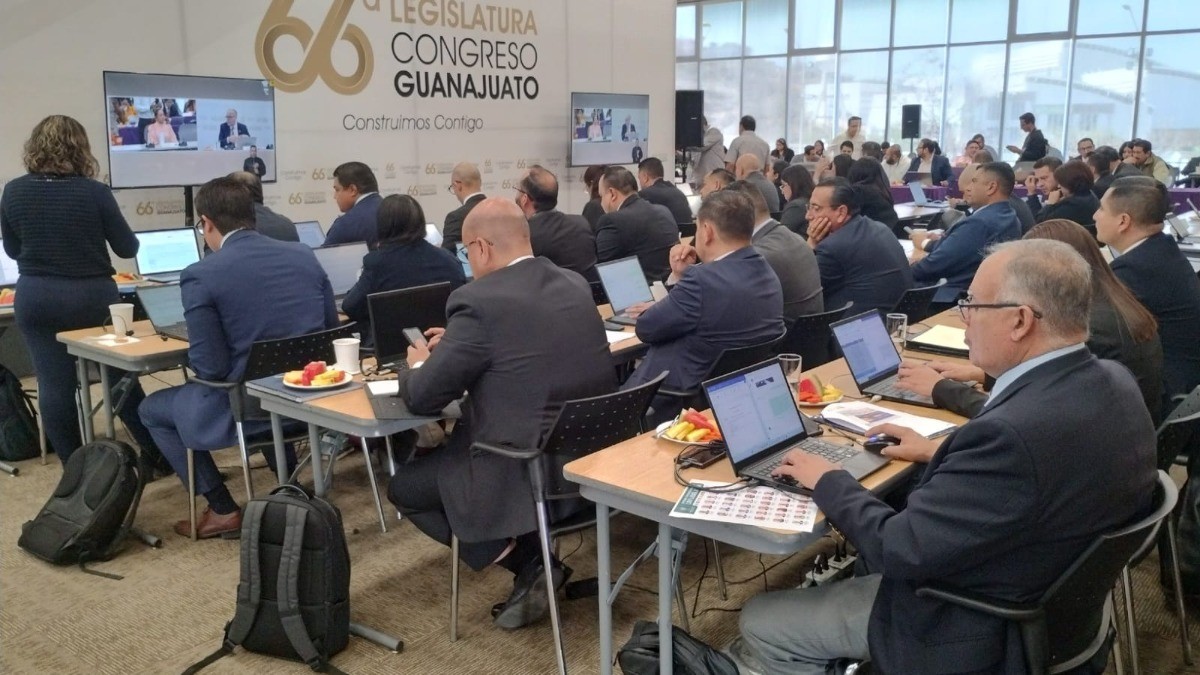 Critica diputado de Morena la Glosa del Informe de Gobierno; acusa simulación