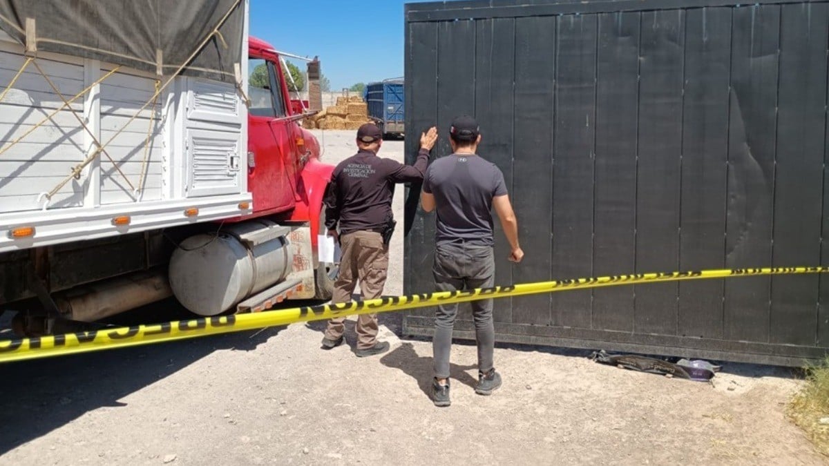 ¡Por llamada anónima! Ven a hombres armados custodiando un camión y resultó ser huachicol