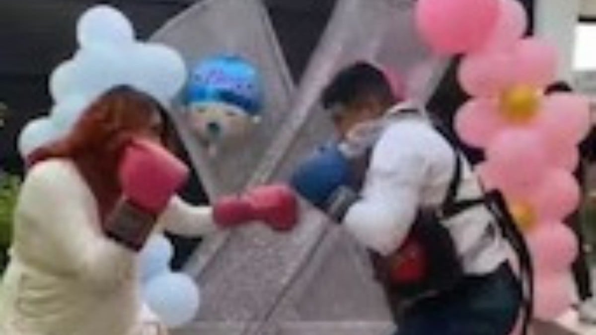 VIDEO Golpea a su pareja durante revelación de género con temática de box y se hace viral