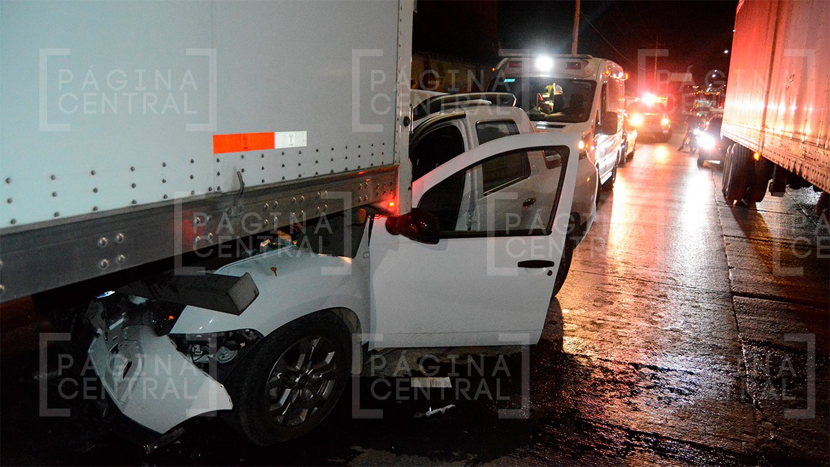 Conductor ebrio atropella a motociclista y lo prensa contra un tráiler en Timoteo Lozano
