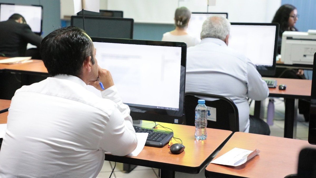 Van 21 aspirantes por 13 notarías en Guanajuato, este el proceso para conseguir la FIAT